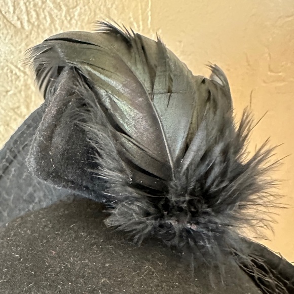 CAPTIVATING 1940s\' BLACK FELT HAT WITH ROOSTER FEATHERS + VEIL main image 6